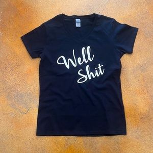 Women’s Fitted Short Sleeve V-neck Tee